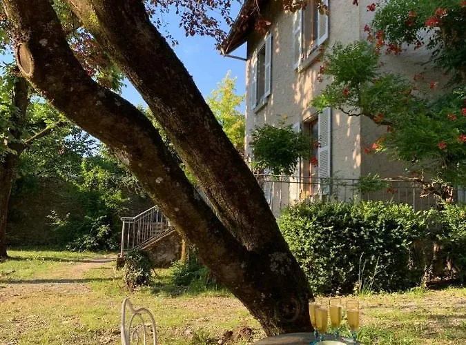 Domaine Jacqueline Pere & Filles לינה וארוחת בוקר 3*